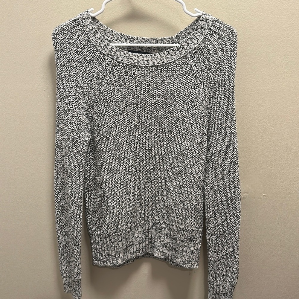 American Eagle Sweater women’s size medium gray